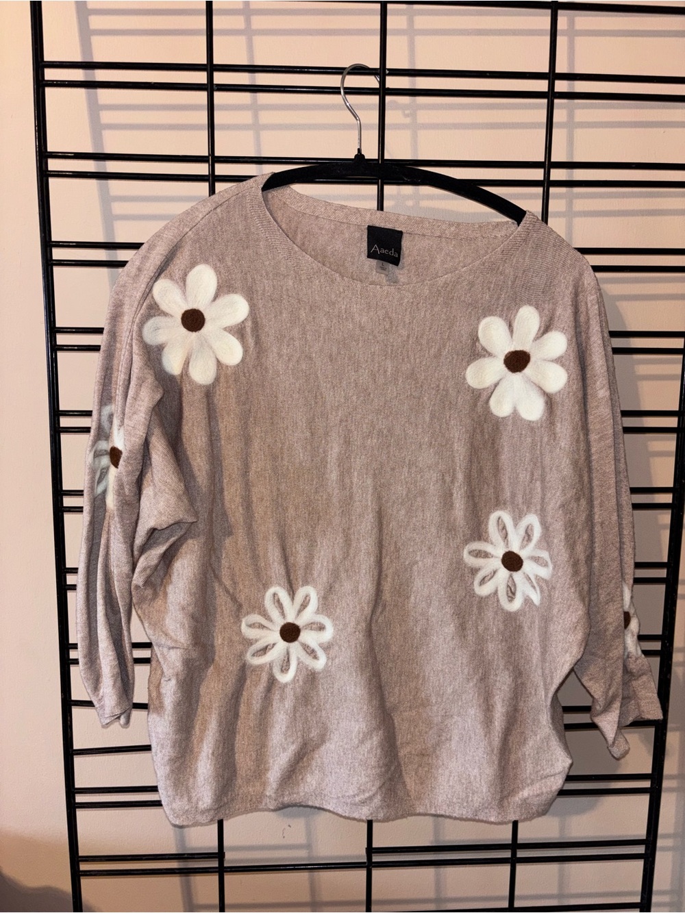 AVEDA Taupe Floral Appliqué Sweatshirt with White Daisies